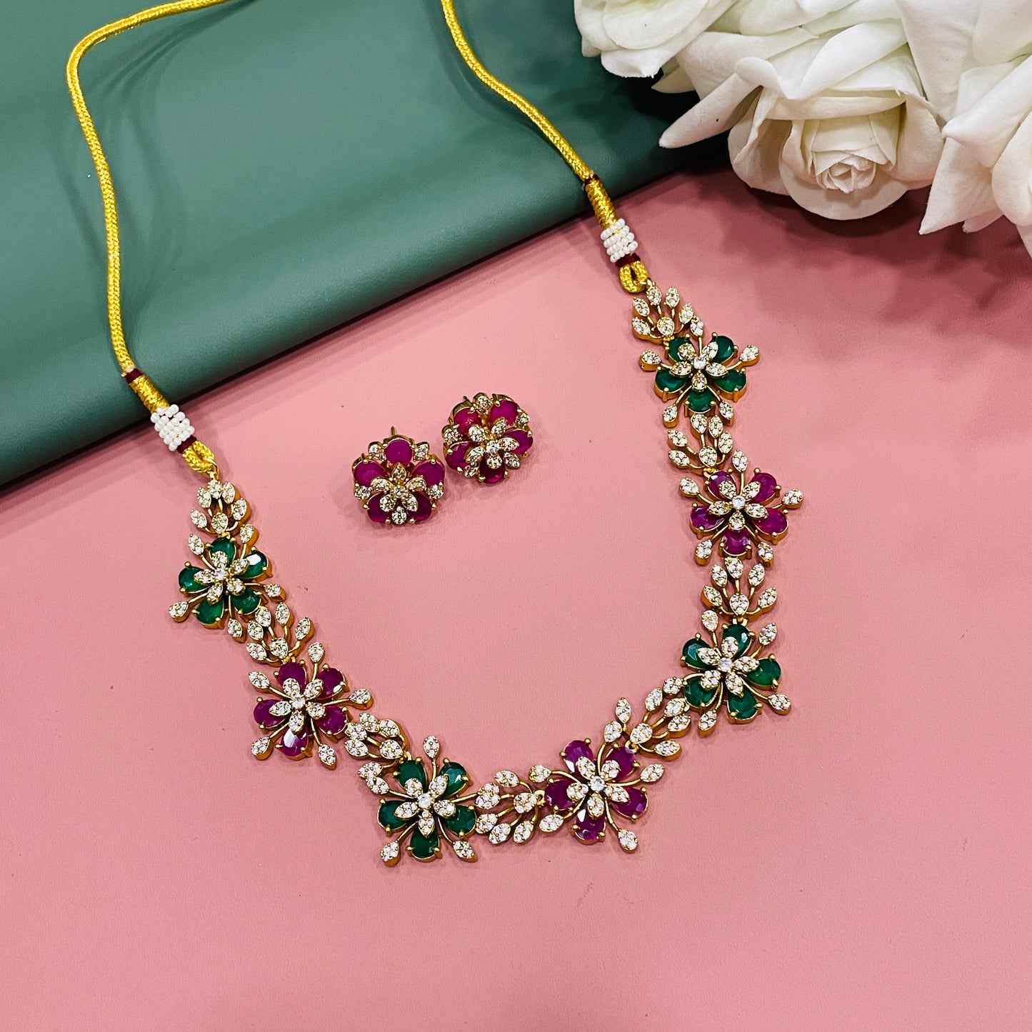ANTIQUE SET