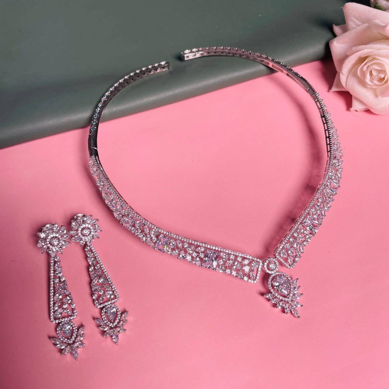 SILVER AD DIAMOND SET SILVER