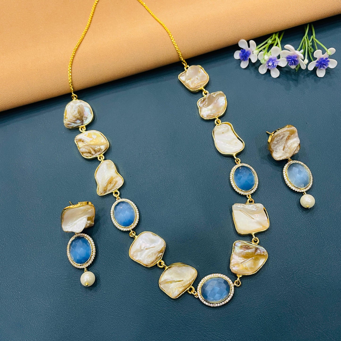 STONE NECKLACE