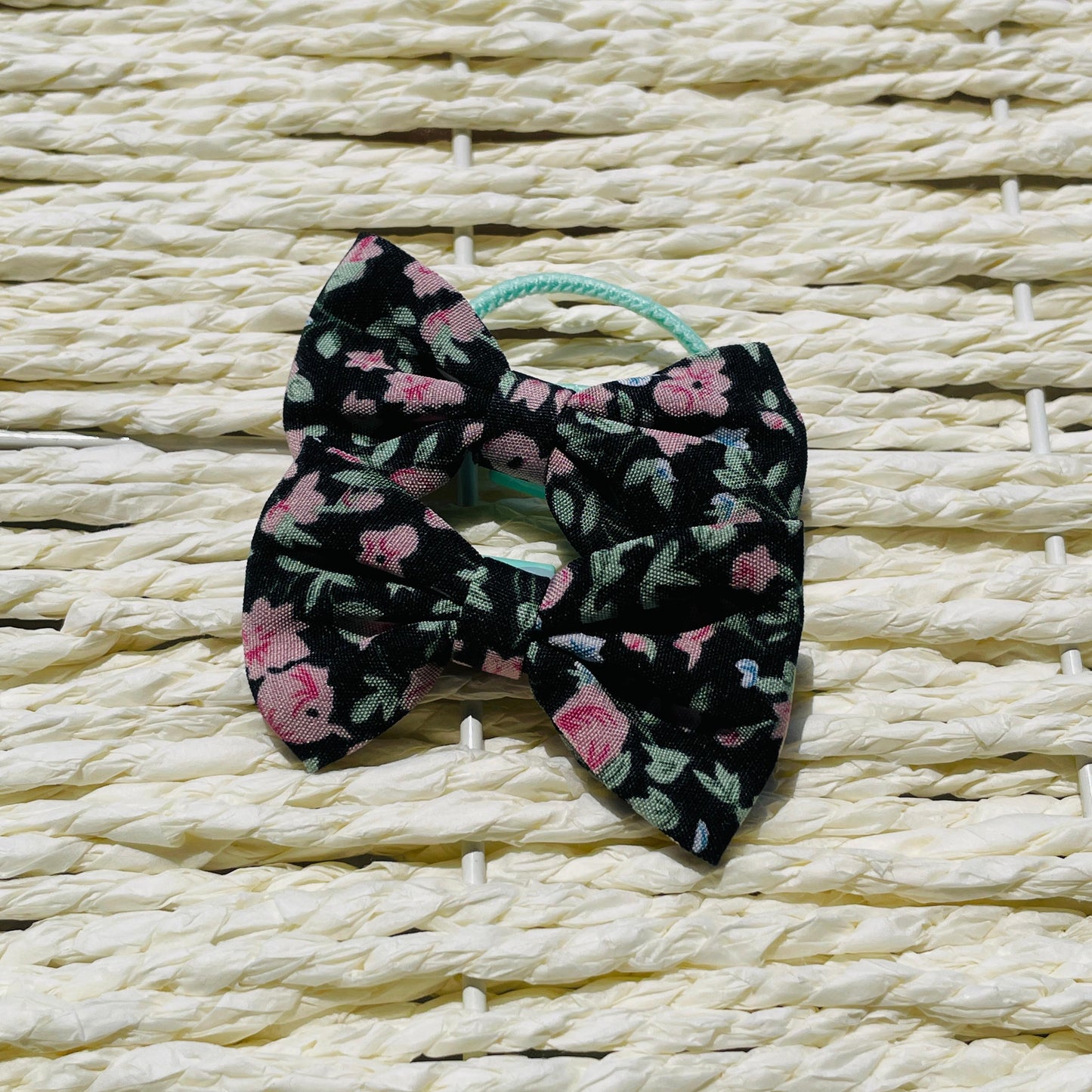 hair tie one