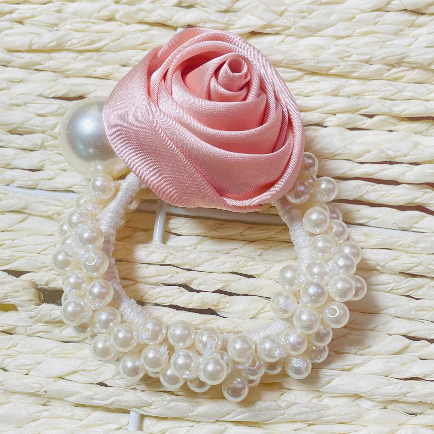 pearl hair tie