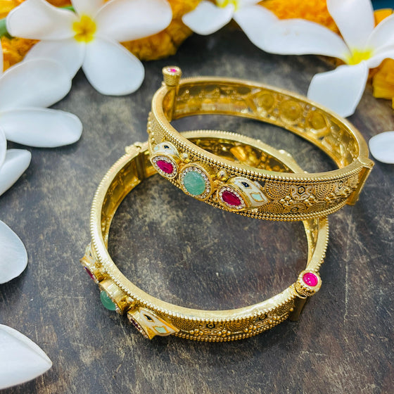 KUNDAN BANGLES