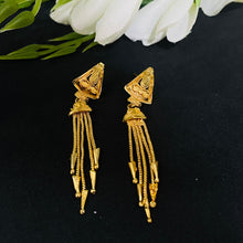  GOLDEN EARRINGS