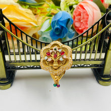  GOLDEN SADI PIN