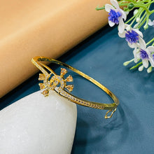  GOLDEN BRACELET