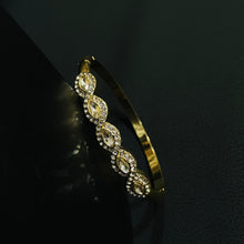  GOLDEN BRACELET