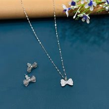  SILVER DIMOND NECKLACES