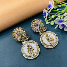  MAHENDI POLISH EARRING