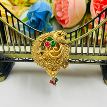  GOLDEN SADI PIN