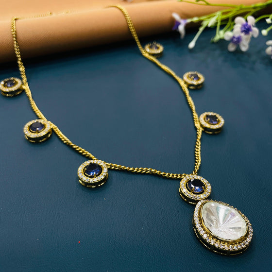 VICTORIAN NECKLACE