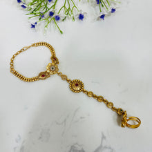  GOLDEN HAND CHAIN