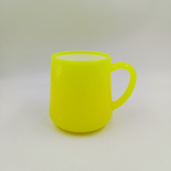 PLASTIC MUG