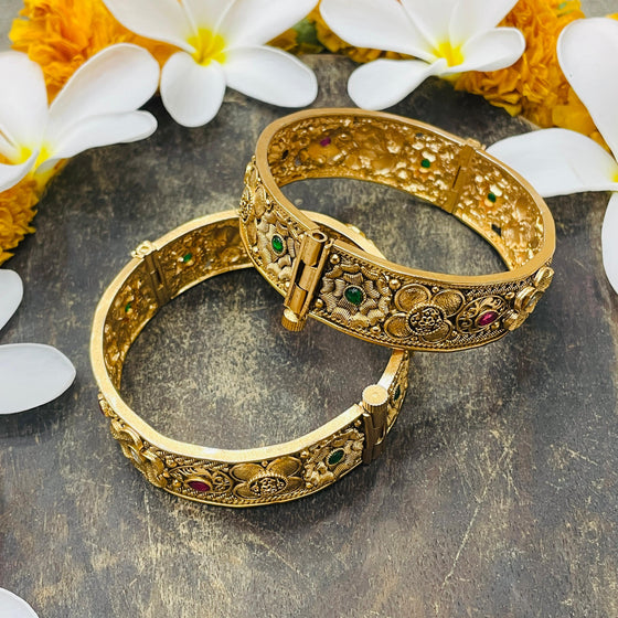 GOLDEN BANGLES