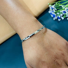  SILVER BRACELET