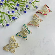  BROOCHES