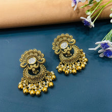  GOLDEN EARRINGS