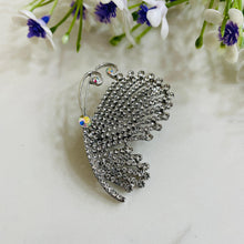  BROOCHES