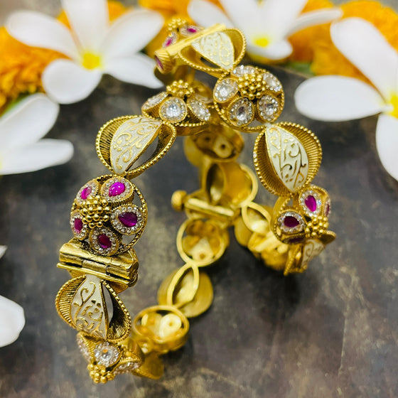 KUNDAN BANGLES