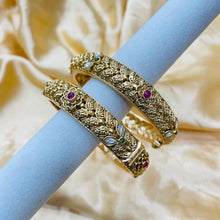  GOLDEN BANGLES