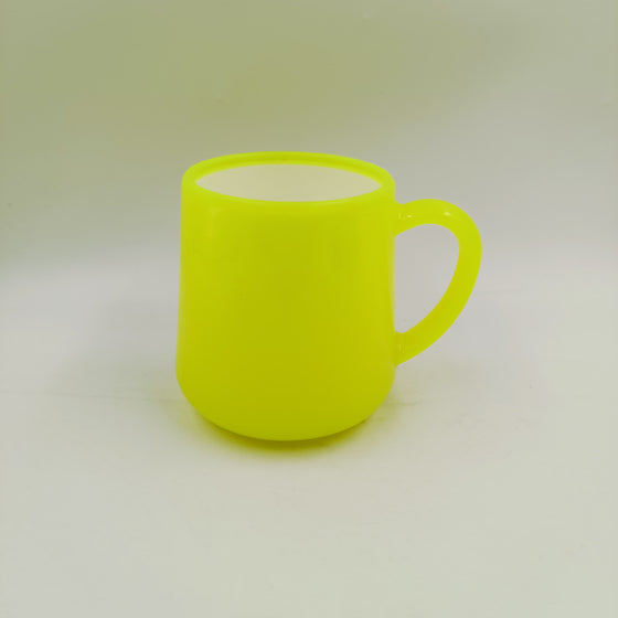 PLASTIC MUG