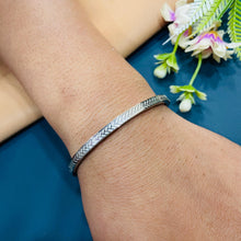  SILVER BRACELET