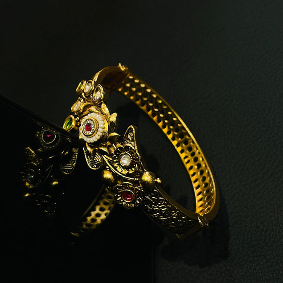 KUNDAN BRACELET