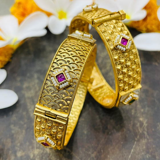 KUNDAN BANGLES