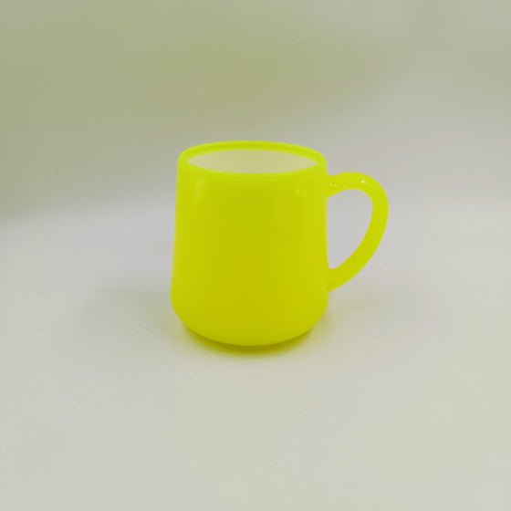 PLASTIC MUG