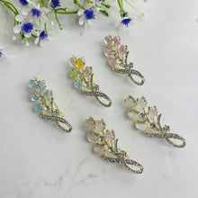  BROOCHES