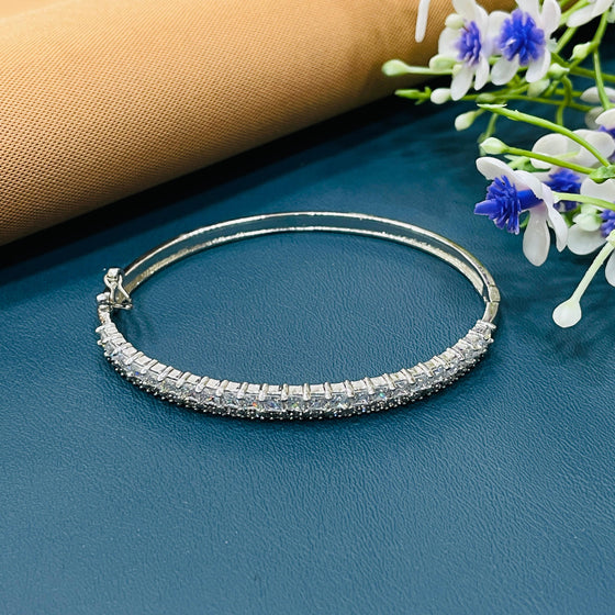 AD DIMOND BRACELET