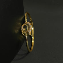  GOLDEN BRACELET