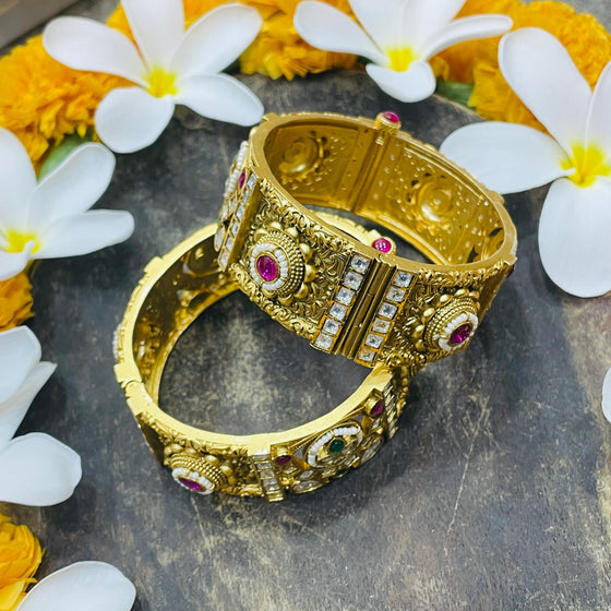 KUNDAN BANGLES