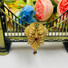  GOLDEN SADI PIN