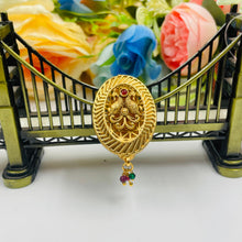  GOLDEN SADI PIN