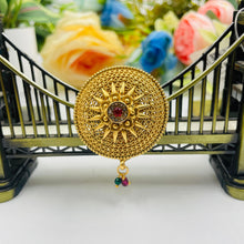  GOLDEN SADI PIN