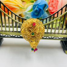  GOLDEN SADI PIN