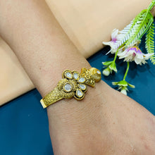  KUNDAN BRACELET