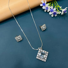  SILVER DIMOND NECKLACES