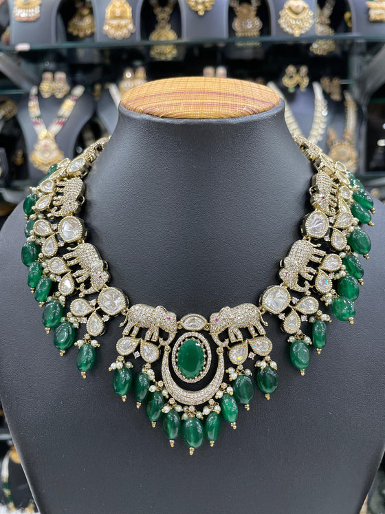 VICTORIAN NECKLACE