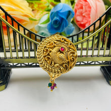  GOLDEN SADI PIN