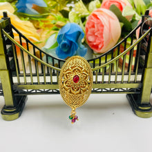  GOLDEN SADI PIN