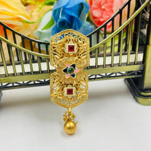  GOLDEN SADI PIN