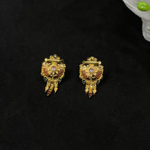  GOLDEN EARRINGS