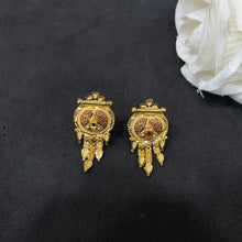  GOLDEN EARRINGS