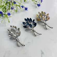  BROOCHES