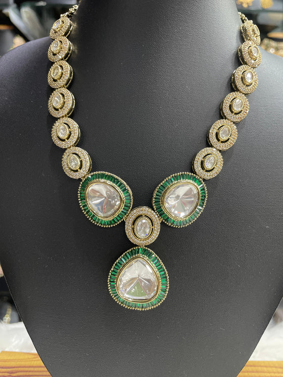 VICTORIAN NECKLACE