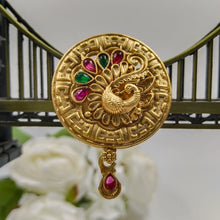  GOLDEN SADI PIN