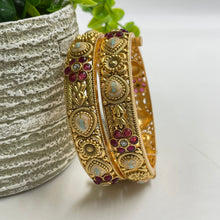  GOLDEN BANGLES