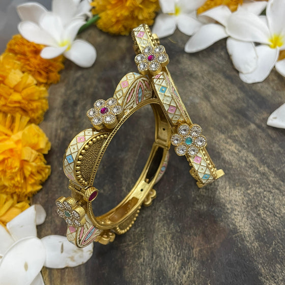 KUNDAN BANGLES