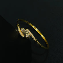  GOLDEN BRACELET